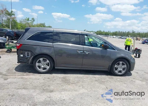 2013 Honda Odyssey Touring/Touring Elite from USA, damaged, VIN 5FNRL5H96DB068843